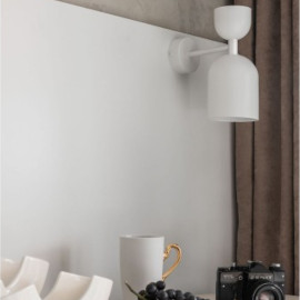 Modern metal wall lamp